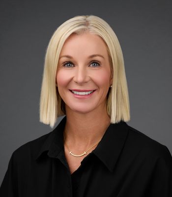 Portrait of Jessica Smith, Realtor®.